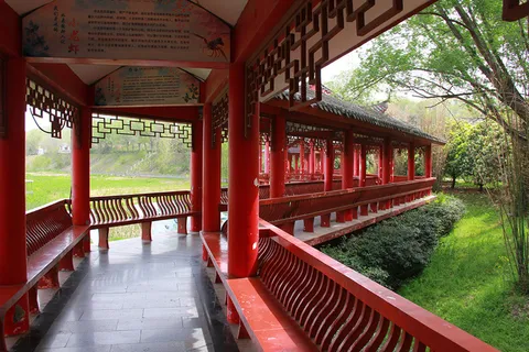 古建筑亭台走廊转向