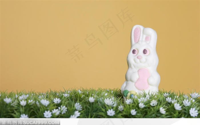 一只白巧克力做的玩具兔