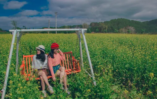花海闺蜜姐妹图片 花海闺蜜姐妹图片