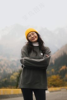 时尚卫衣美女图片 时尚卫衣美女图片