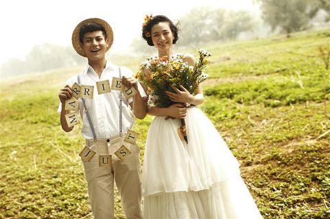 青春恋人外拍写真大图