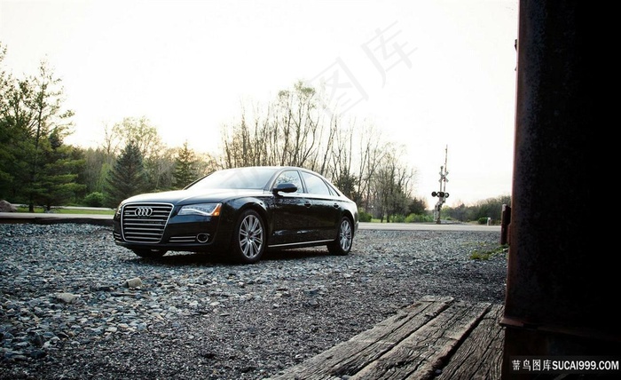 唯美道路汽车壁纸