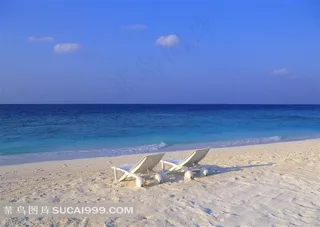 唯美海边椅子图片