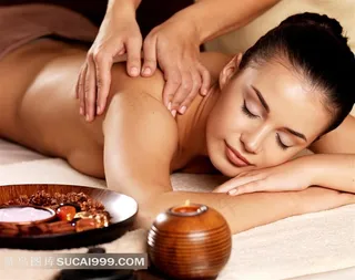 美女SPA按摩背部高清图片