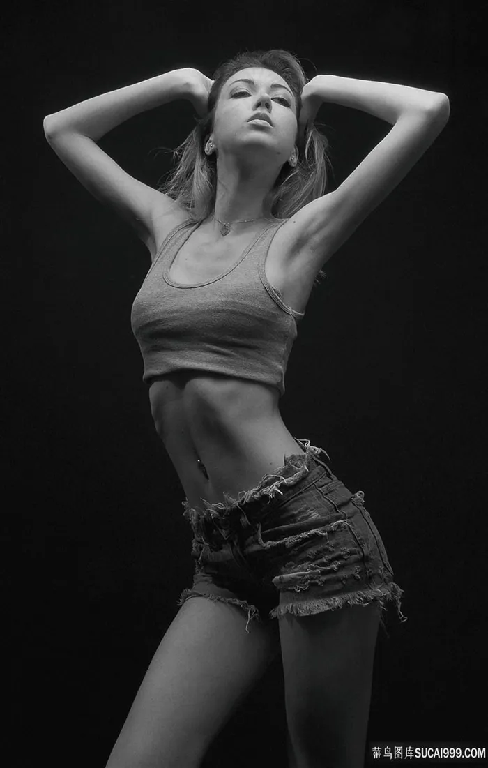 性感曲线美女人体写真图片