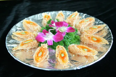 黄金白玉珊瑚卷