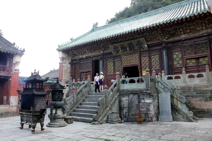 寺院内的古建筑