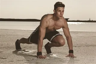 起跑的健身男人高清图片