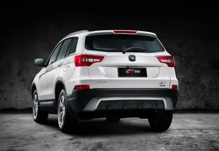 白色的长安CS75静态展示