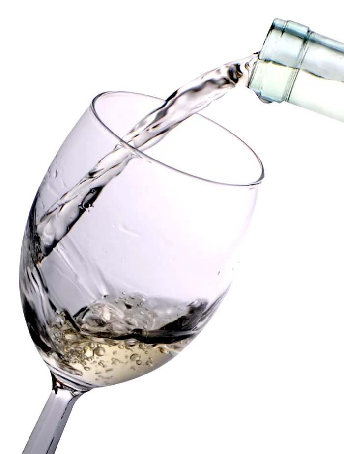 酒杯倒香槟