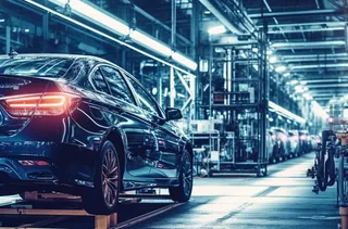 汽车装配厂汽车工厂生产线工作摄影图