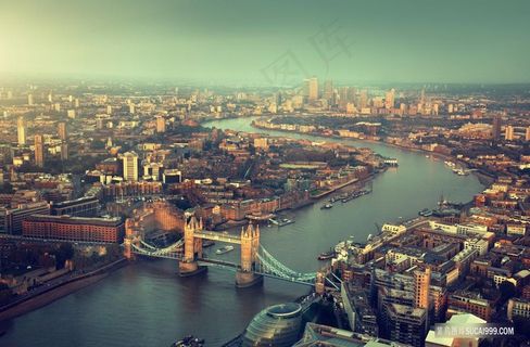 伦敦塔桥在日落的时候