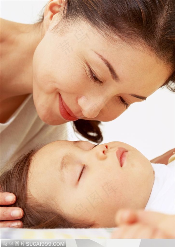 婴儿幼儿-母亲关爱幼儿