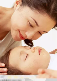 婴儿幼儿-母亲关爱幼儿 婴儿幼儿-母亲关爱幼儿