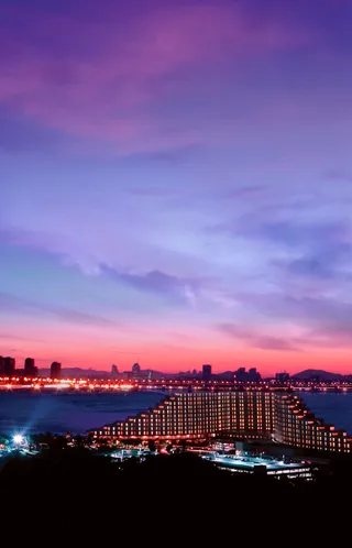 绚丽多彩的风景合成海报PSD分层素材