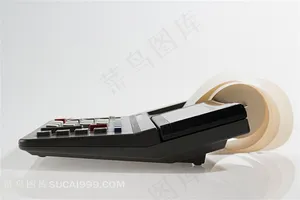 计算器和卷纸的图片