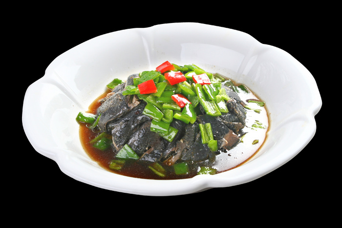 翠椒乌鸡前