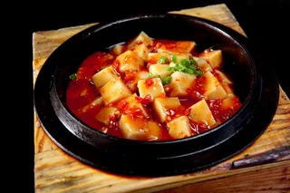 石锅煲类火锅川菜特色菜石锅米凉粉