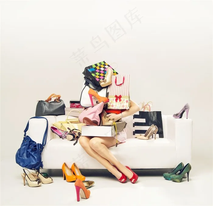 疯狂消费的时尚美女