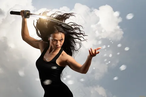 女武士舞刀动作图片 女武士舞刀动作图片