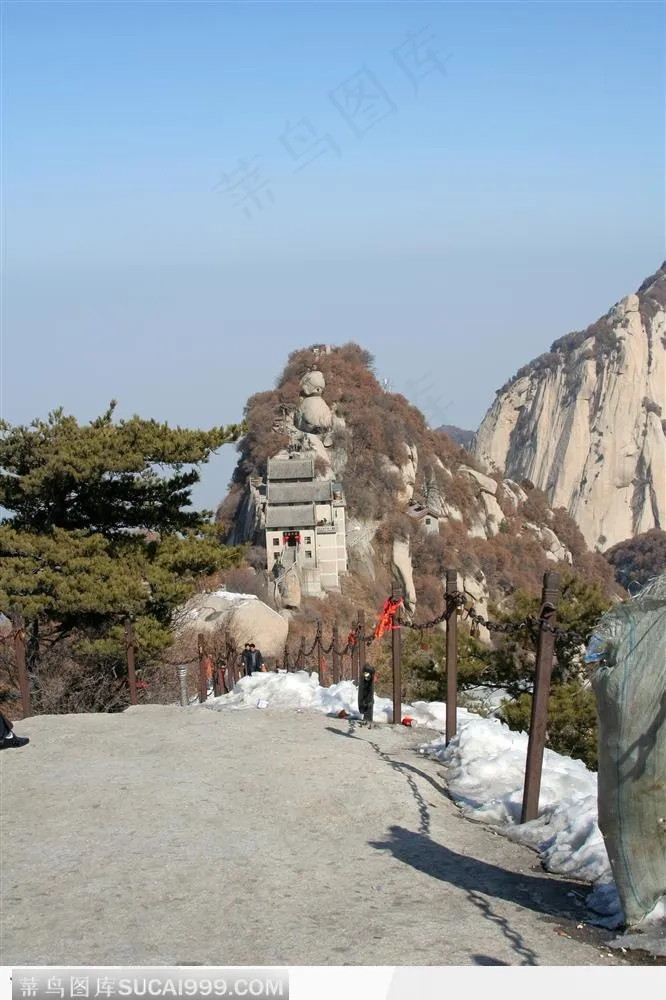 华山-阳光照射下的北峰