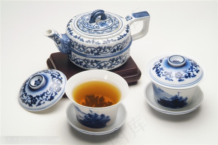 茶艺文化-一套青花茶具