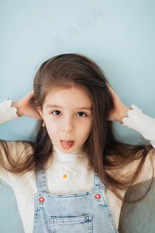 清新唯美可爱的女孩摄影图片