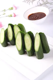 沾酱小黄瓜 (14)