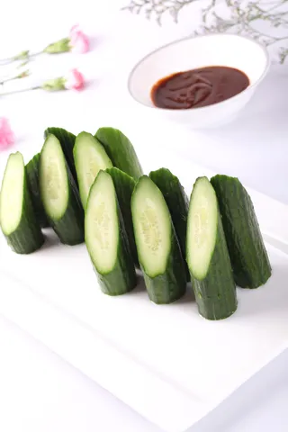 沾酱小黄瓜 (14)