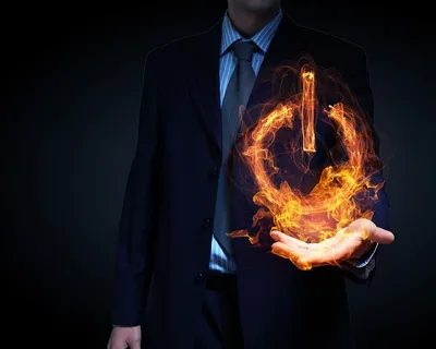 创意火焰与商务人士图片