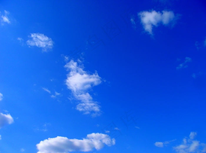蓝色天空图片