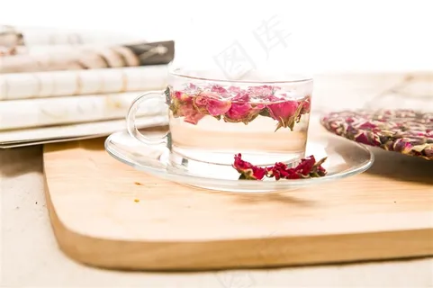 金边玫瑰花蕾茶饼摄影