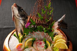 活鲷鱼刺身 