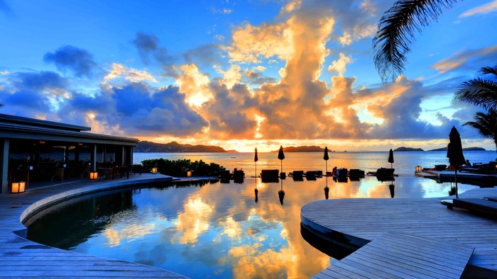 唯美天空海滨风景