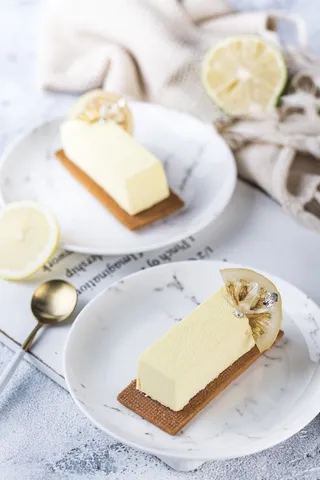 蛋糕店小蛋糕慕斯美食甜品图片