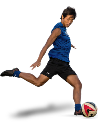 足球运动员踢球射门免抠