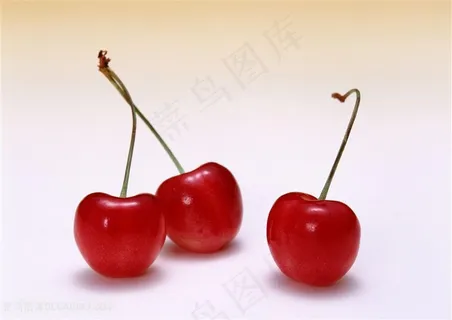 三颗红色樱桃 三颗红色樱桃
