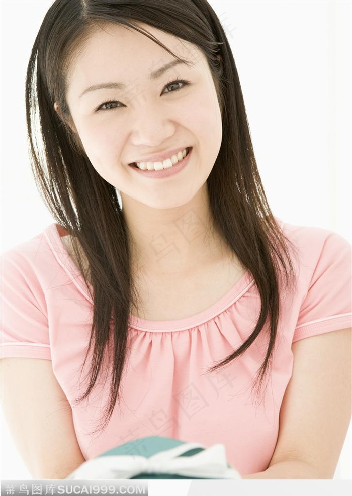 礼品与微笑-拿着蓝色小礼盒的可爱女生