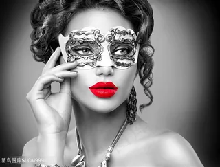戴面具的红唇俄罗斯美女图片