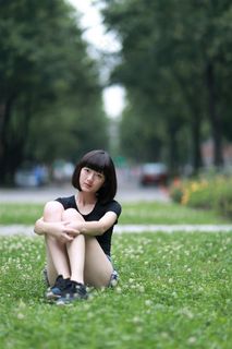 短发美女蔡谨卉摄影素材