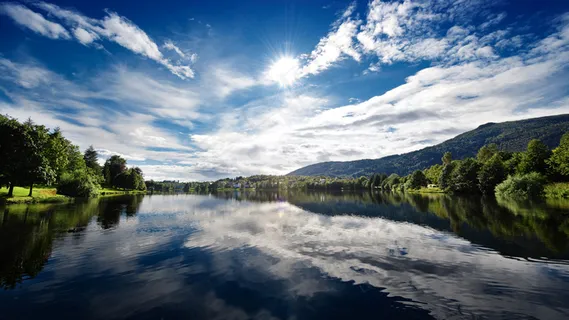 蓝天下小河流 蓝天下小河流