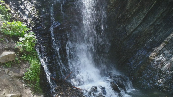 岩石瀑布，空中特写