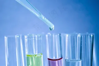 盛彩色液体的玻璃试管