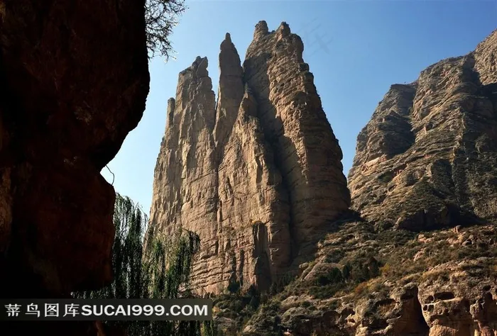 甘肃炳灵寺石林风景图