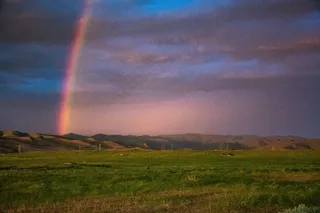 雨后彩虹美景图片