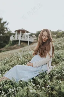 孕妇唯美户外写真图片