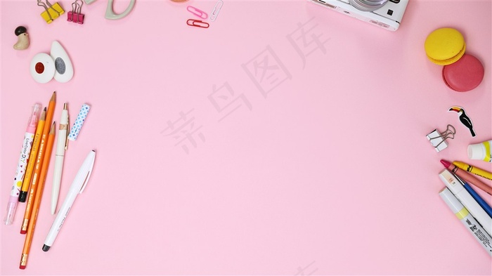 粉色桌面摆放笔文具学习用品学习教育开学季