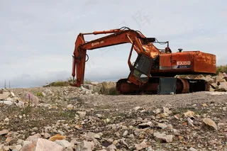 废旧挖掘机图片