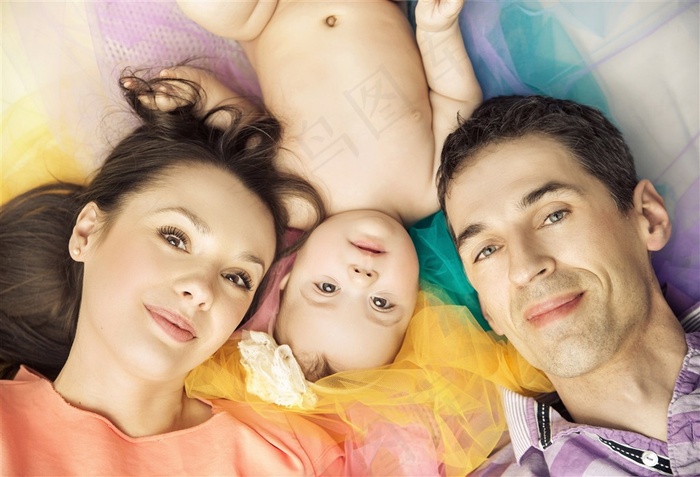 一家三口写真大图