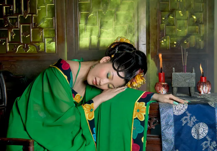 熟睡古装美女图片下载